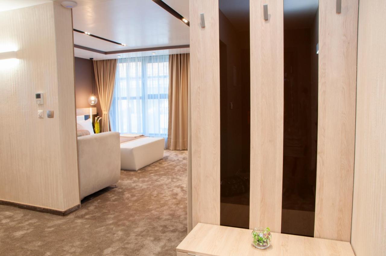 Family Hotel Business Club Шумен Экстерьер фото