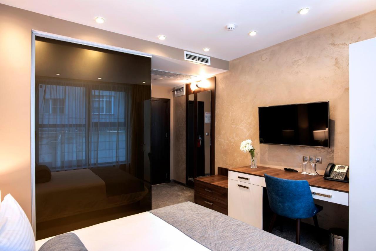 Family Hotel Business Club Шумен Экстерьер фото