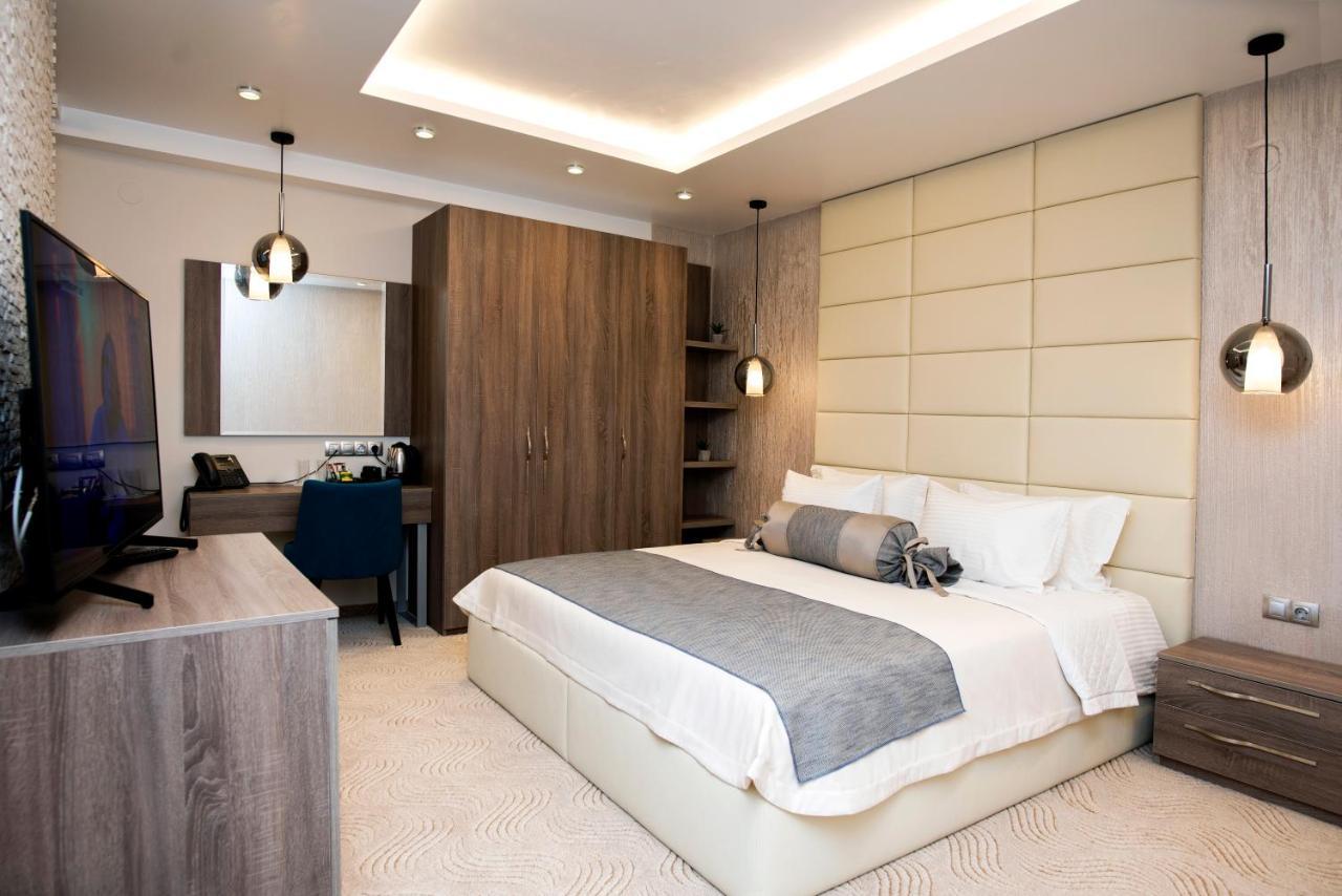 Family Hotel Business Club Шумен Экстерьер фото