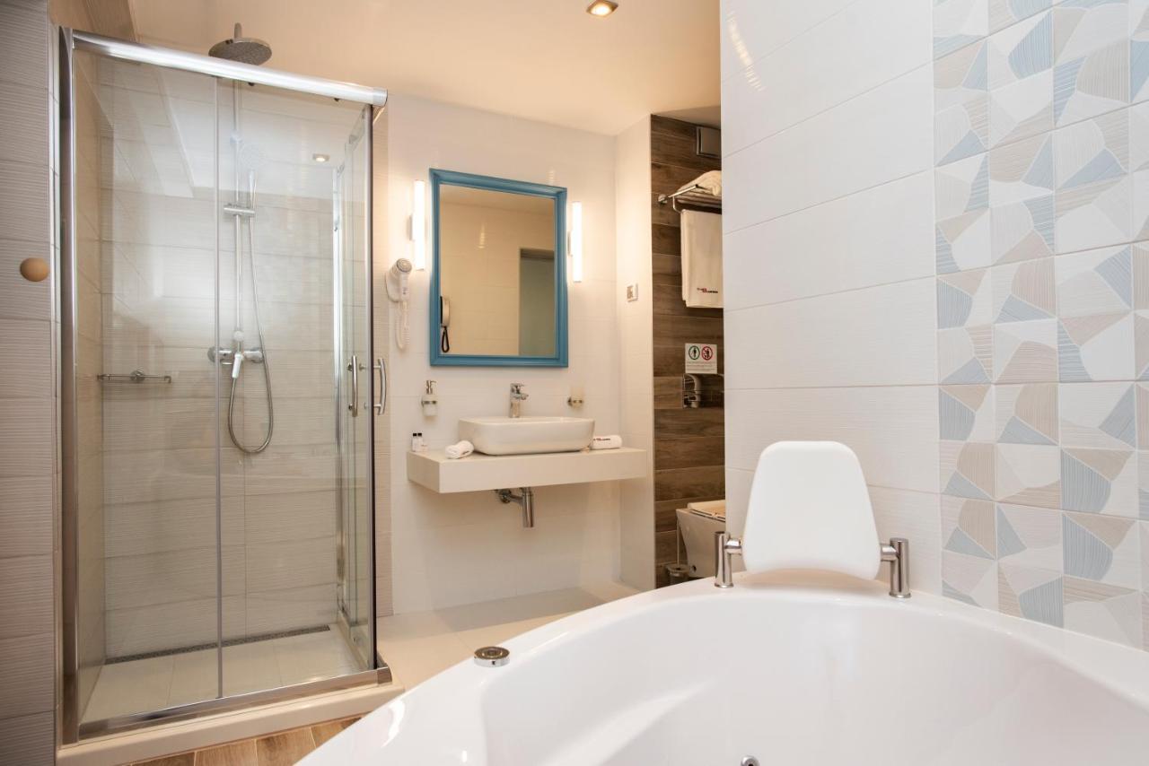 Family Hotel Business Club Шумен Экстерьер фото