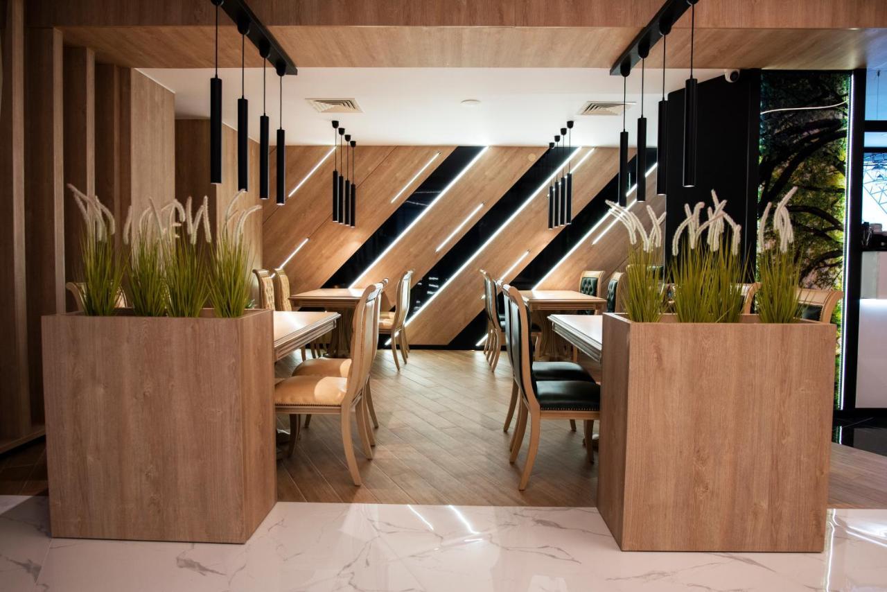Family Hotel Business Club Шумен Экстерьер фото